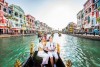 Đi thuyền trên sông Venice