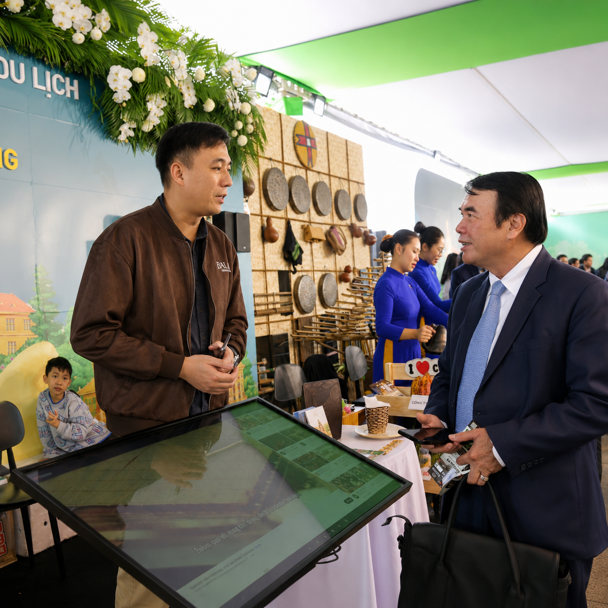 Đại diện BALAVA tại booth sự kiện – socola thủ công Việt Nam
