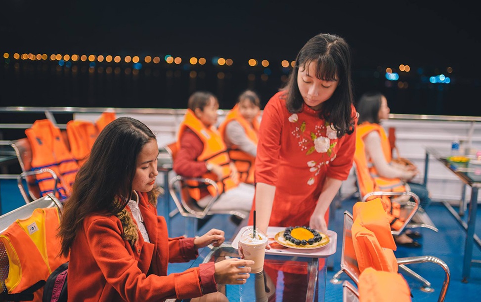Trải nghiệm du thuyền sông Hàn - Mỹ Xuân Cruise Đà Nẵng
