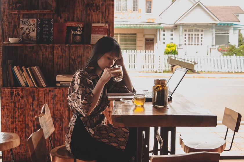 Trà & Cafe...  Trà & Cafe...