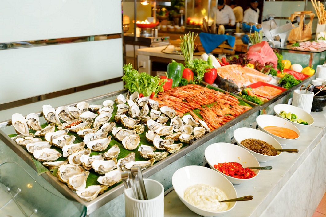Buffet nhà hàng Feast tại khách sạn Sheraton Nha Trang