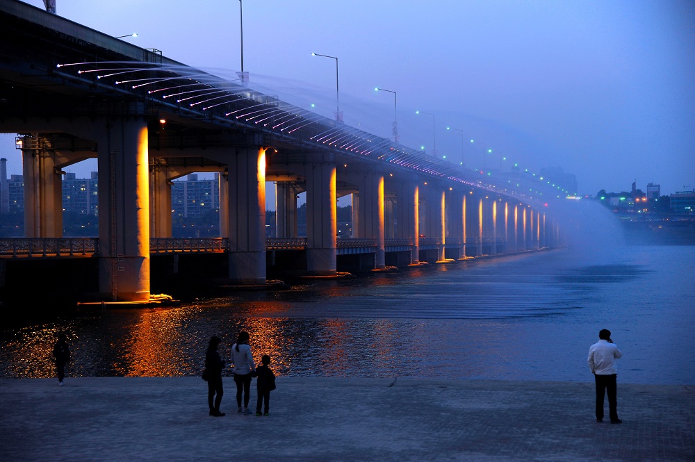 Cầu Banpo và Đài phun nước Cầu vồng, Seoul