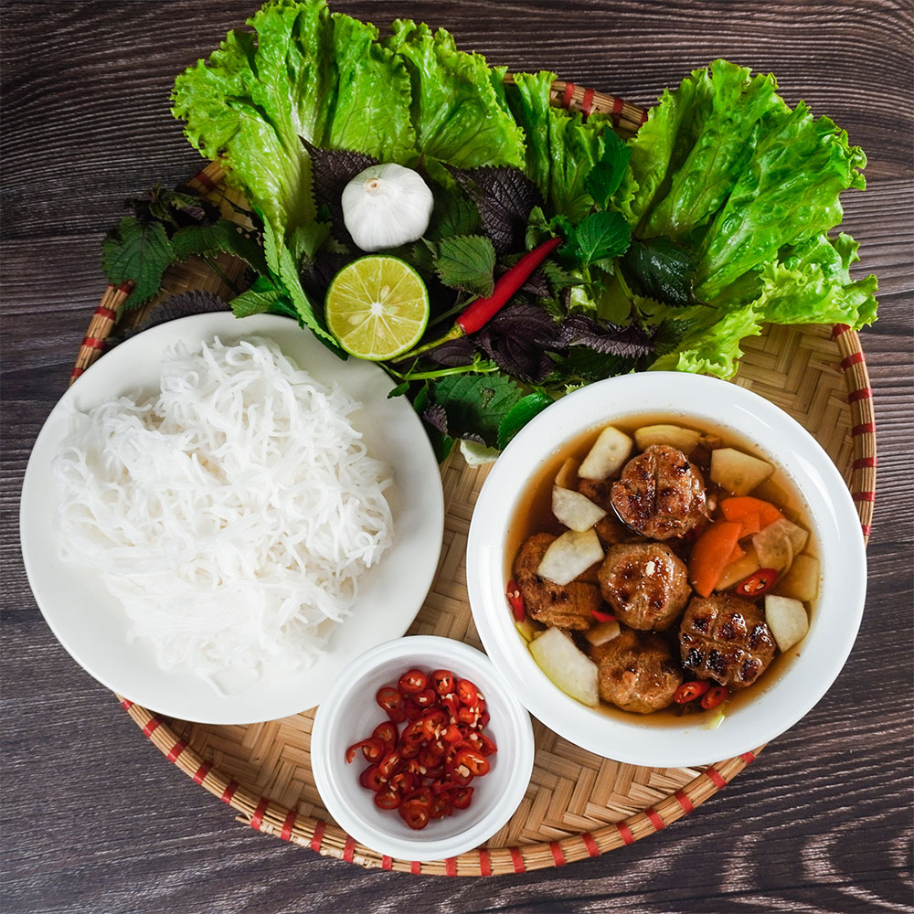 베트남 3개 지역의 유명한 베르미첼리 특산품  Famous vermicelli specialties throughout the three regions of Vietnam