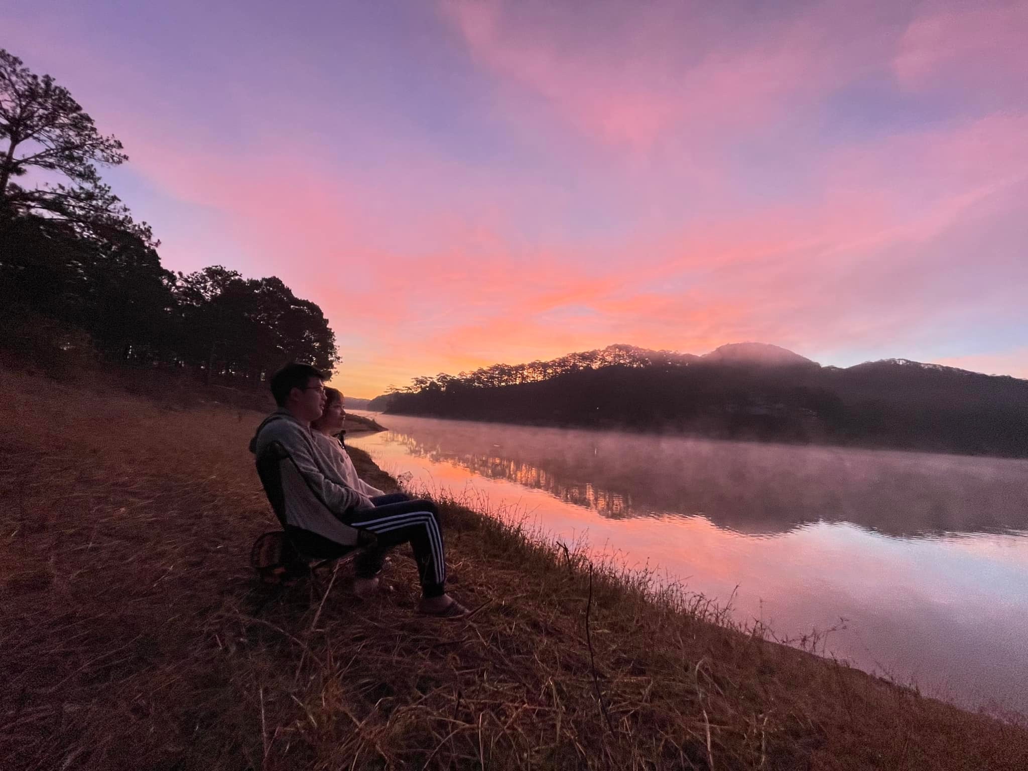 Chèo SUP ngắm hoàng hôn Hồ Tuyền Lâm 