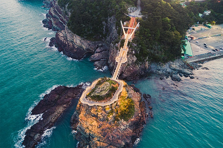 Du lịch Busan nhất định phải ghé đến Cầu mây Songdo Yonggung