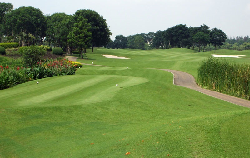 Sân golf Vân Trì