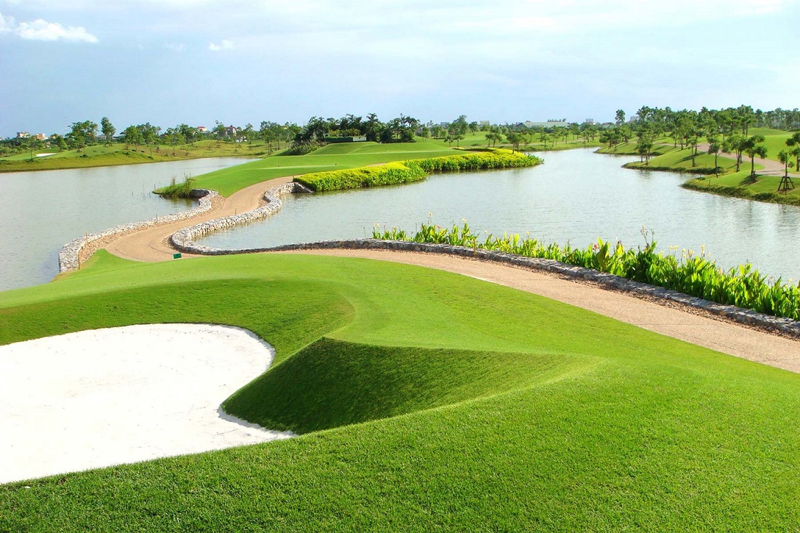 Sân golf Vân Trì