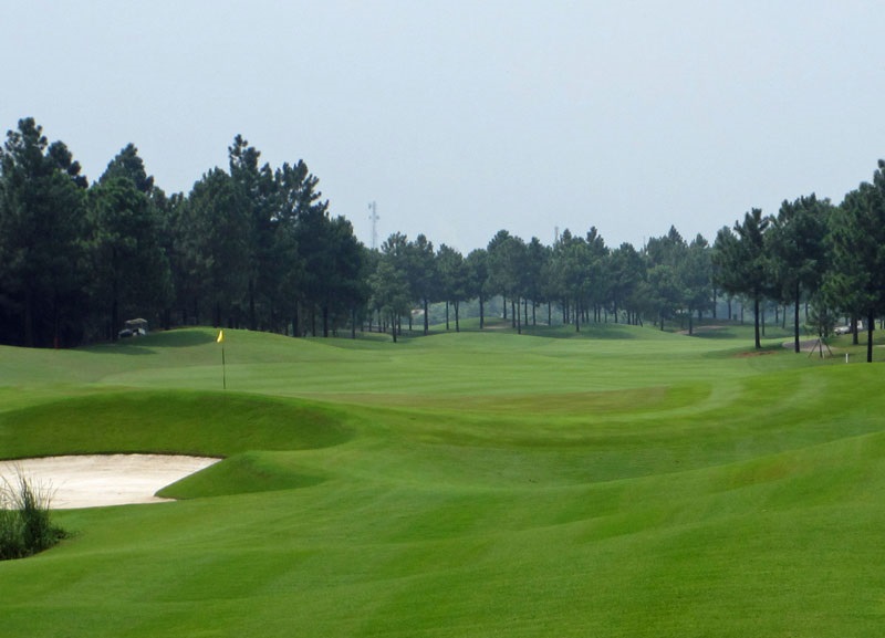 Sân golf Vân Trì
