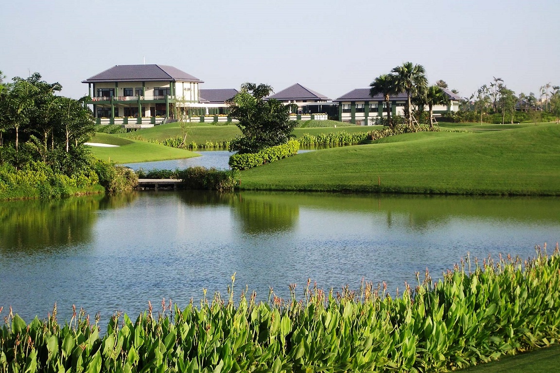 Sân golf Vân Trì