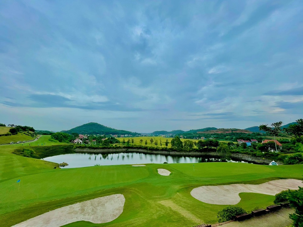 Amber Hills Golf & Resort (Yên Dũng)