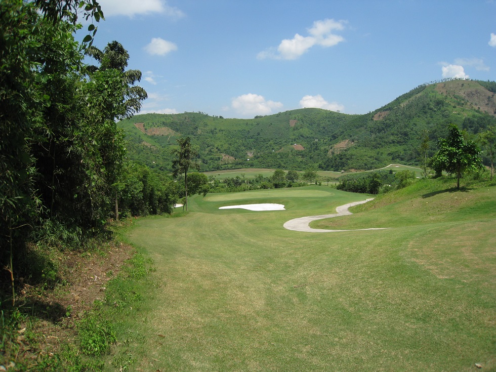 Sân golf Phoenix Lương Sơn