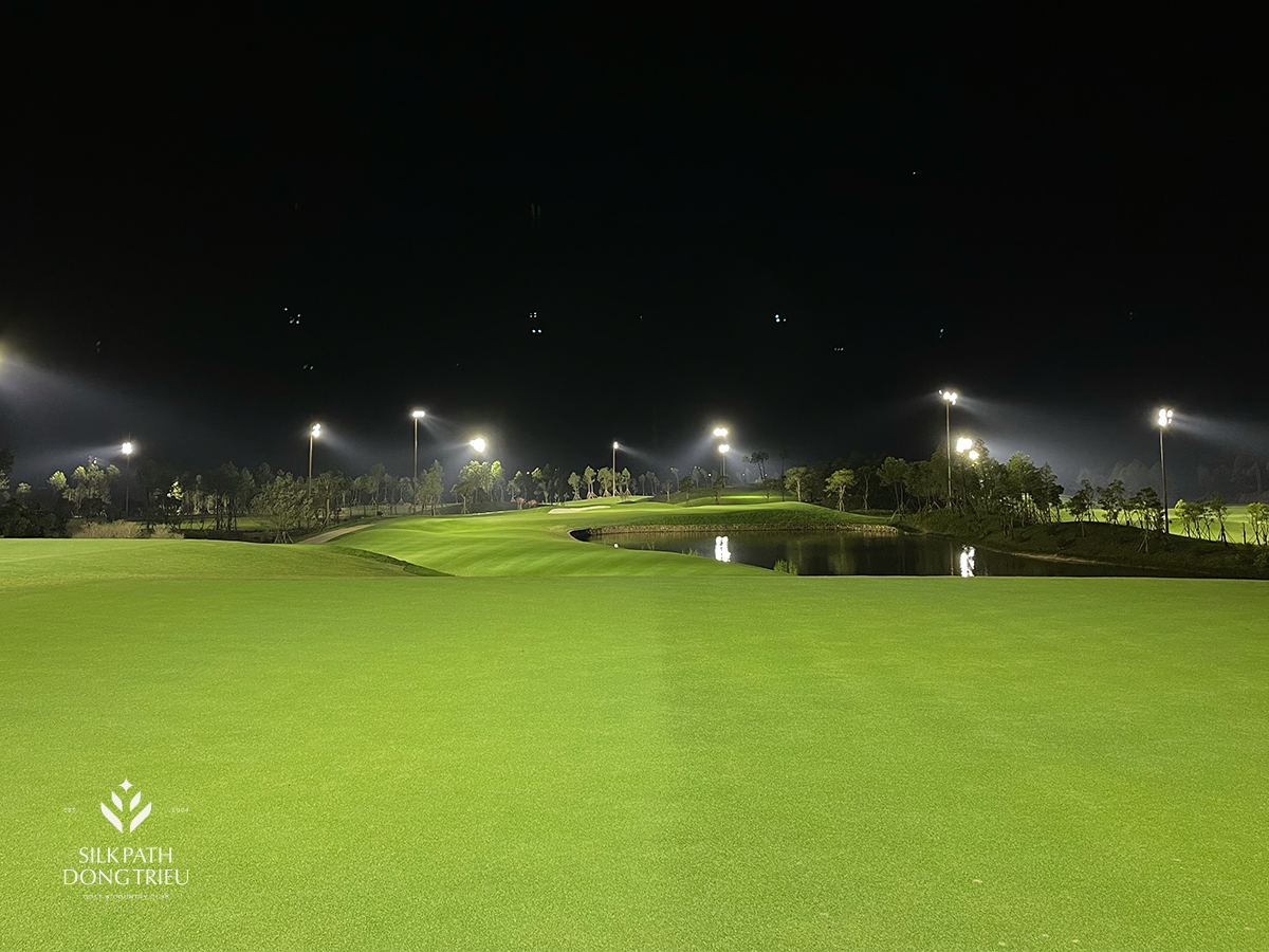 Sân golf Silk Path Đông Triều