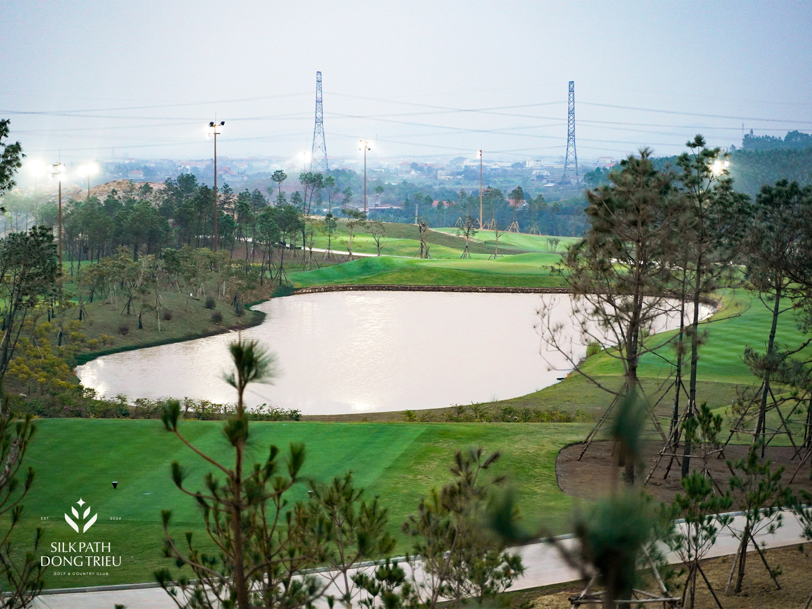 Sân golf Silk Path Đông Triều