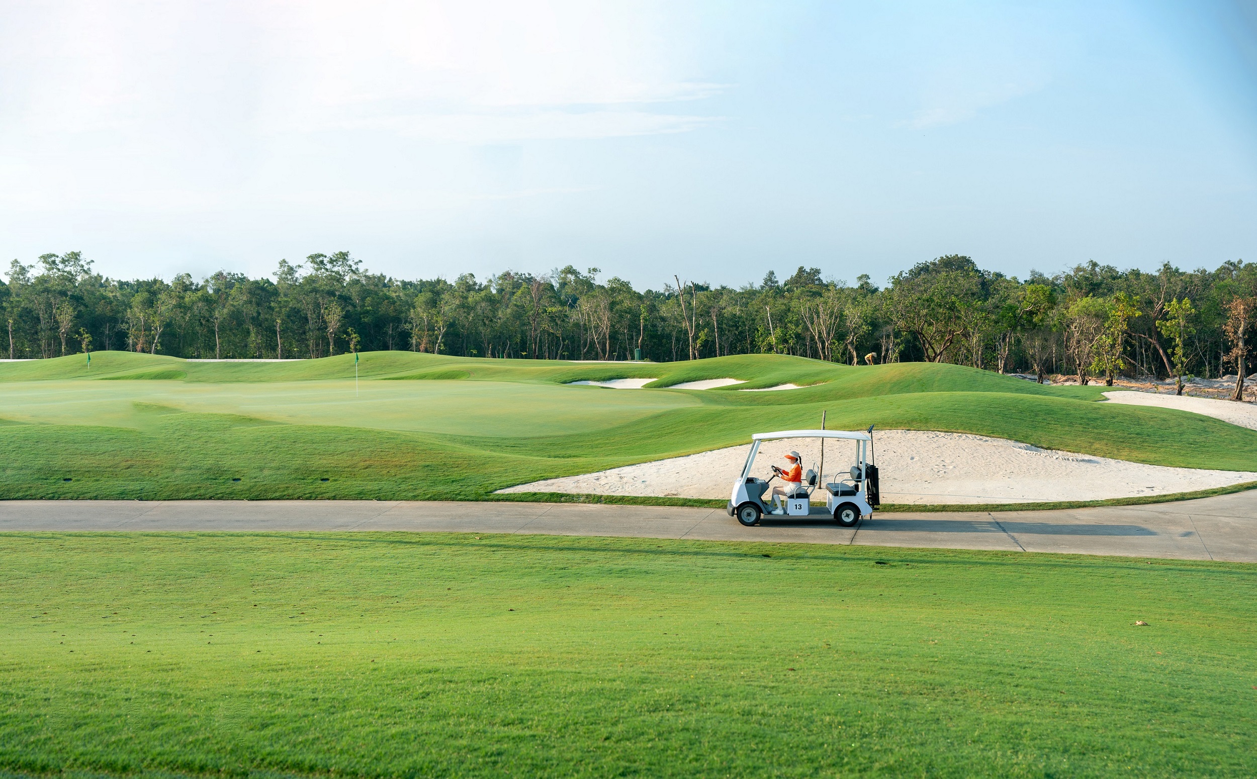 Sân golf ESCHURI Vũng Bầu Phú Quốc