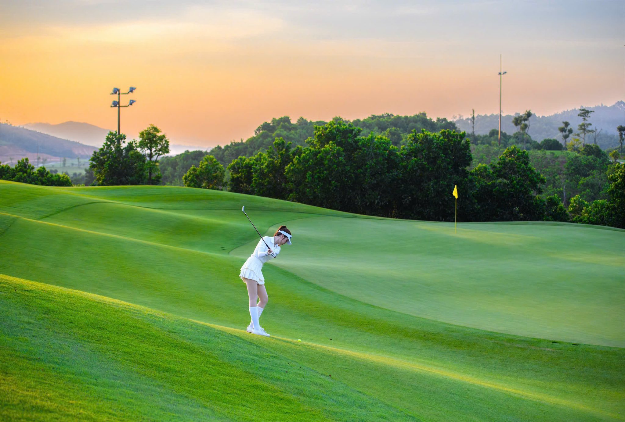 Sân golf Văn Lang Empire (Sân golf Tam Nông)