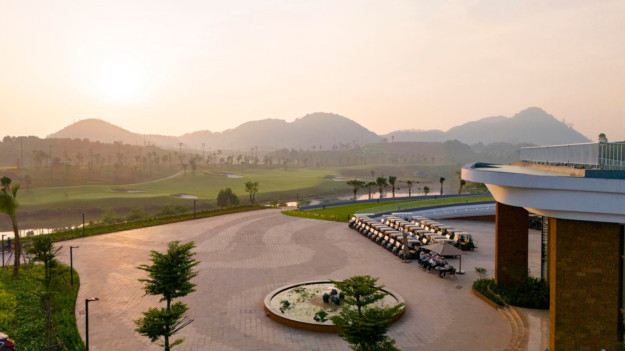 Sân golf Văn Lang Empire (Sân golf Tam Nông)