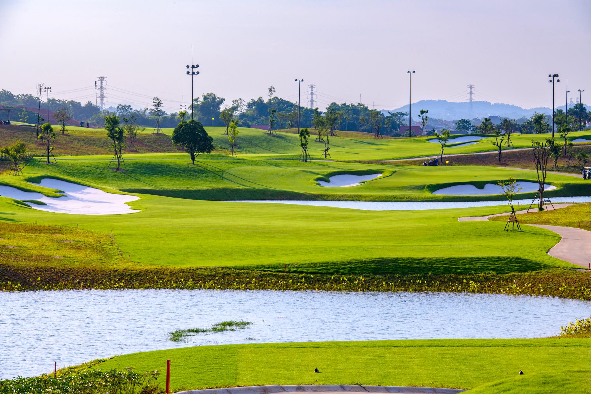 Sân golf Văn Lang Empire (Sân golf Tam Nông)