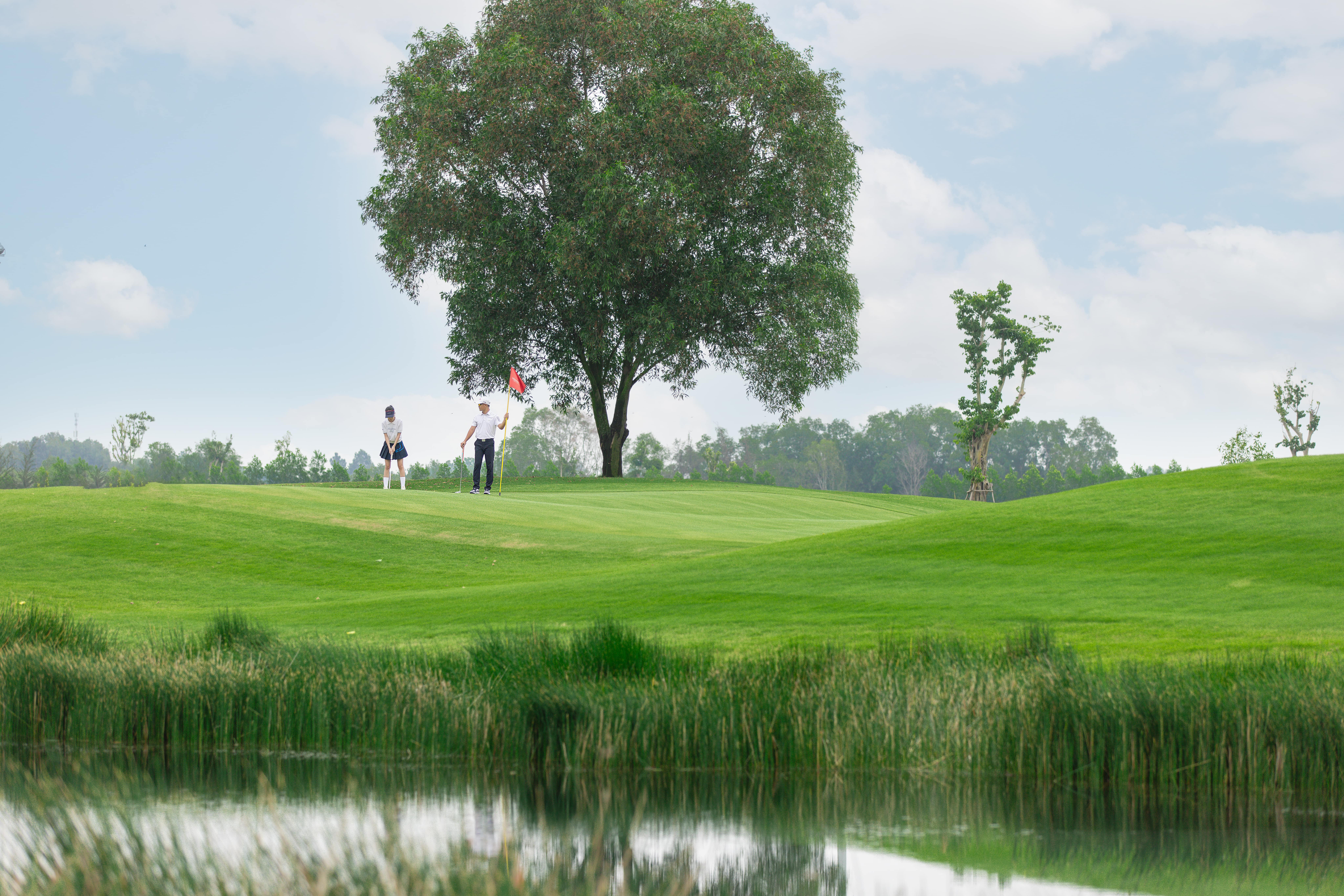 Sân golf Vinpearl Golf Léman Củ Chi