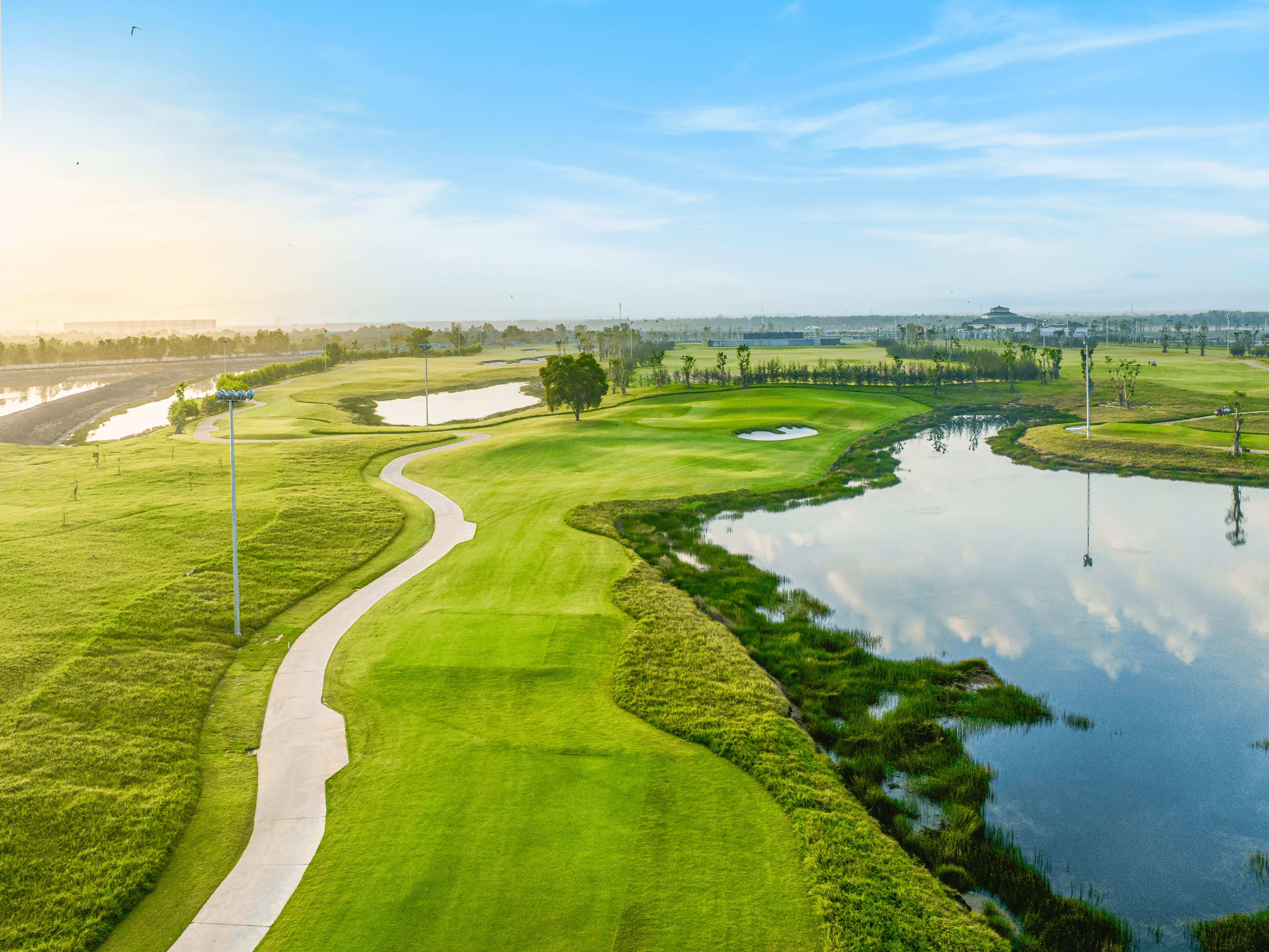 Sân golf Vinpearl Golf Léman Củ Chi