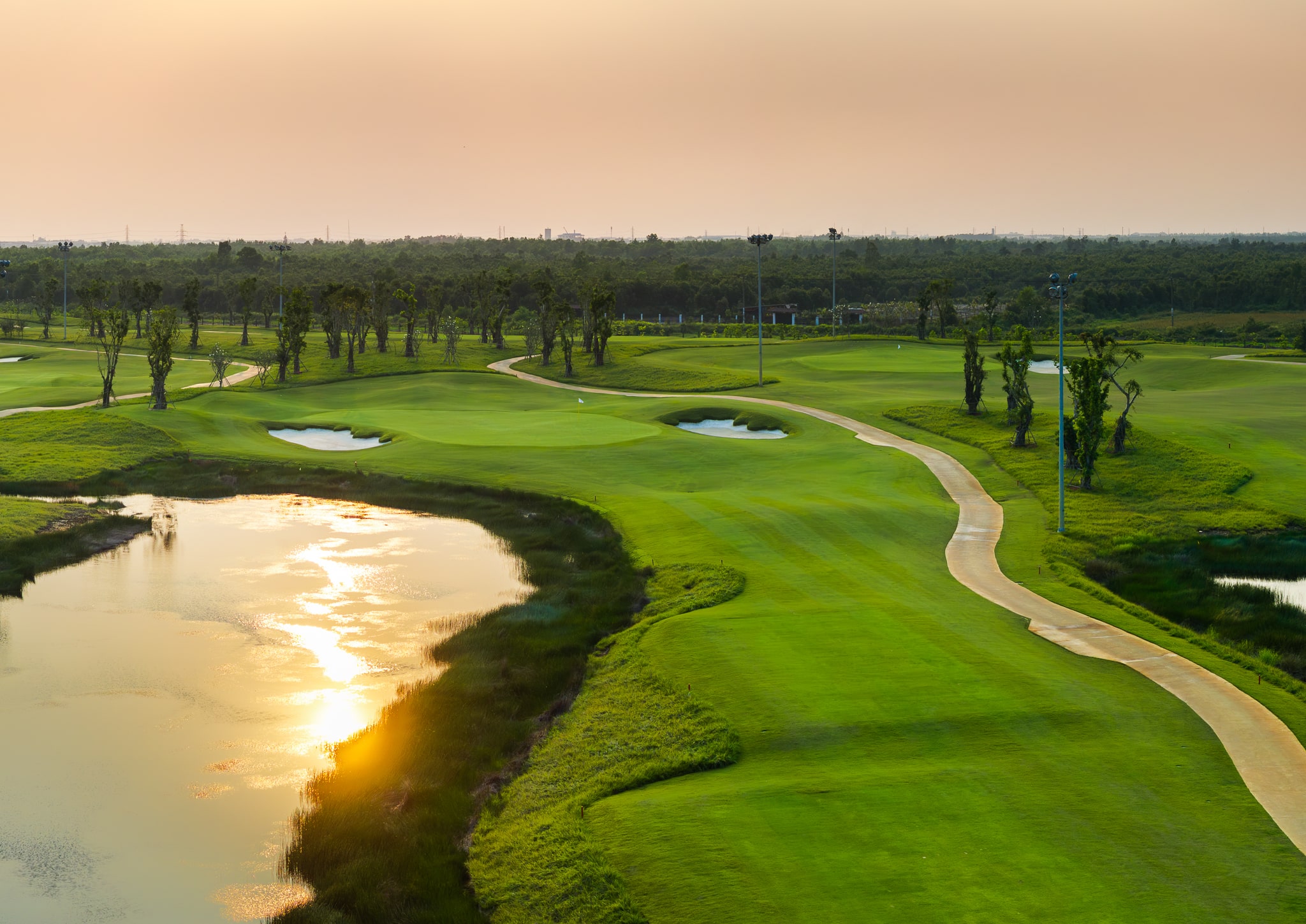 Sân golf Vinpearl Golf Léman Củ Chi