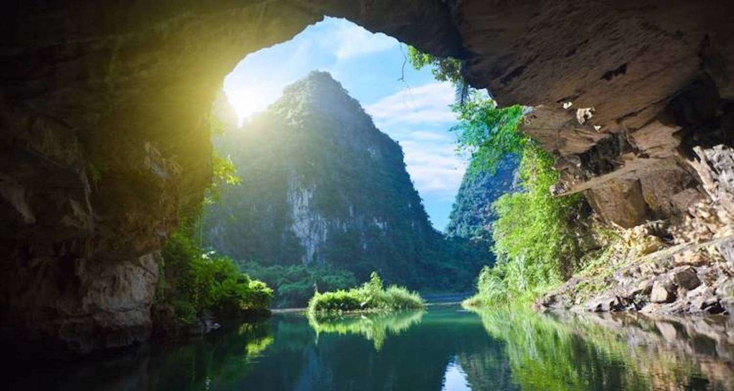 Tour 1 Ngày Quảng Bình: Động Phong Nha - Zipline Sông Chày Hang Tối