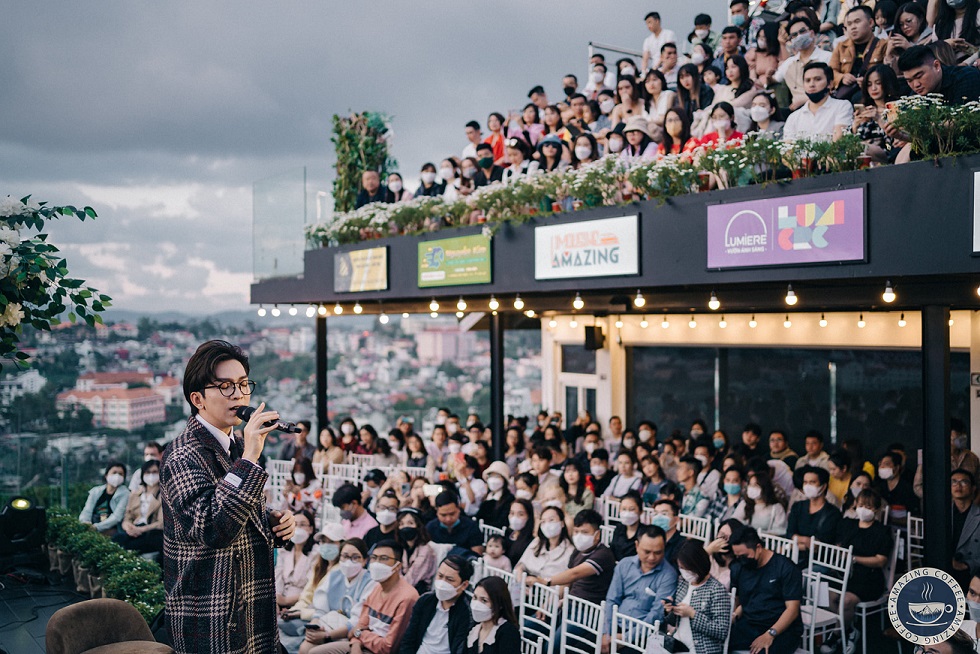 [Đã kết thúc] Vé Amazing Show tại Dalat Golf Café tháng 04/2022