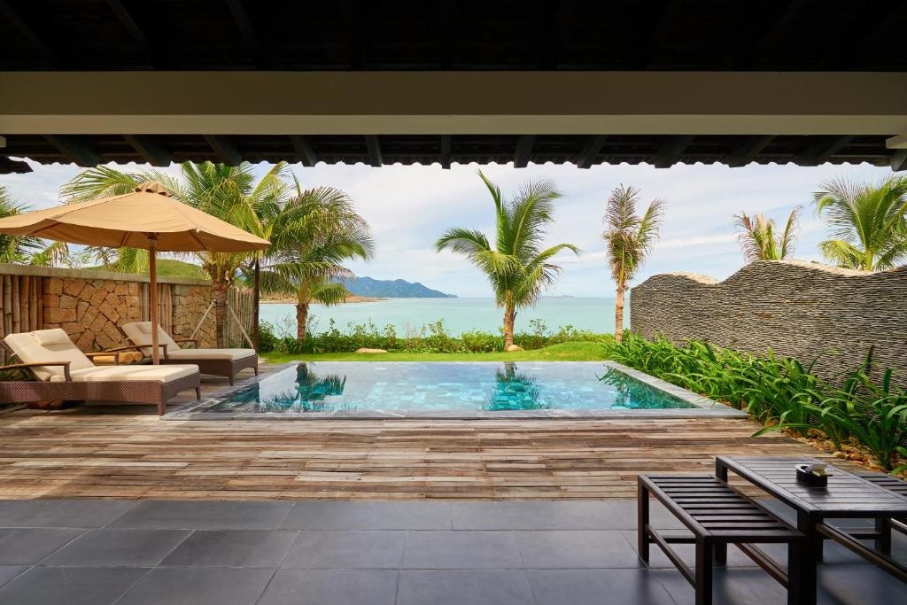 1-Bedroom Ocean Pool Villa