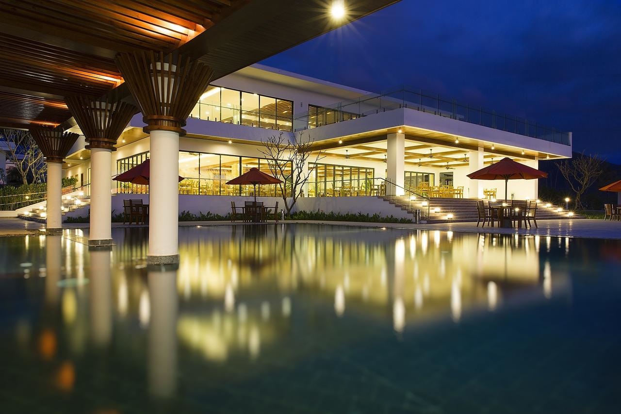Nghỉ dưỡng và vui chơi hết ý tại Riviera Cam Ranh Beach Resort and Spa (5N4Đ)