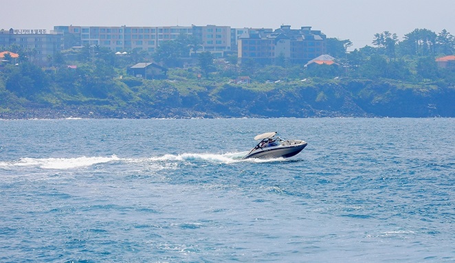 Vé trải nghiệm các trò chơi dưới nước ở Pongdang Marine Leisure Jeju