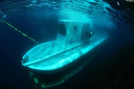Khám phá đại dương bằng tàu ngầm Seowipo
