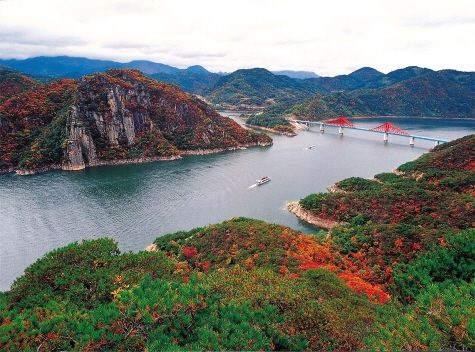 Du ngoạn quang cảnh của Danyang trên du thuyền