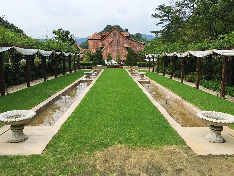 Tận hưởng không khí châu Âu ngay tại Hàn Quốc với Edelweiss Swiss Theme Park, bảo tàng socola, Jade Garden