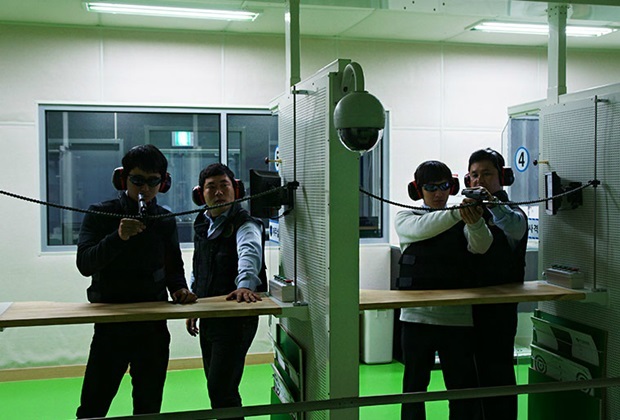 Trải nghiệm bắn súng thật ở Myeongdong