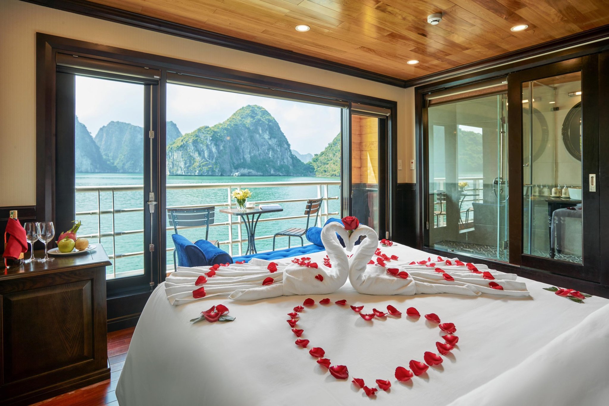 Ha Long Bay cruise