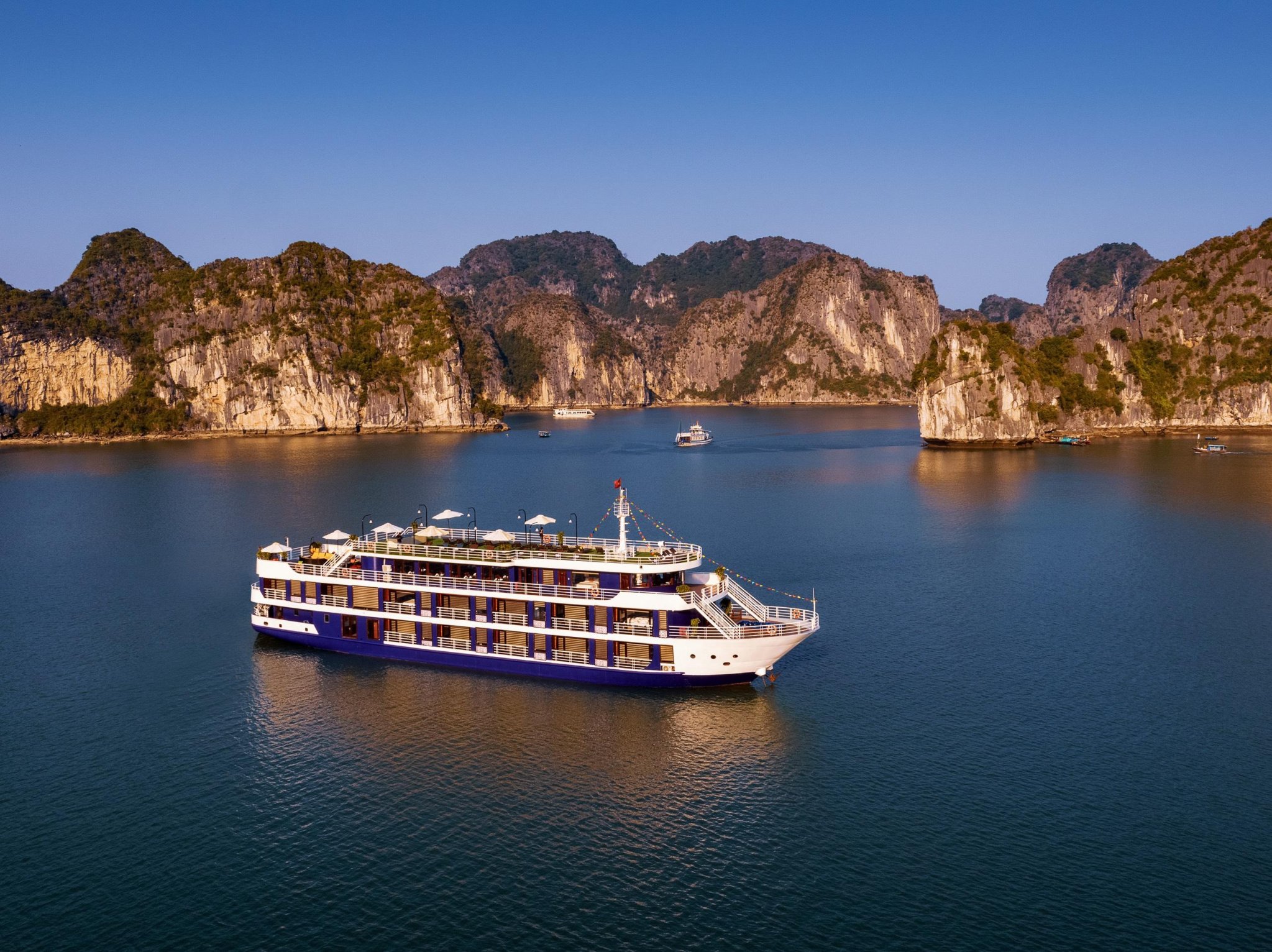 Ha Long Bay cruise