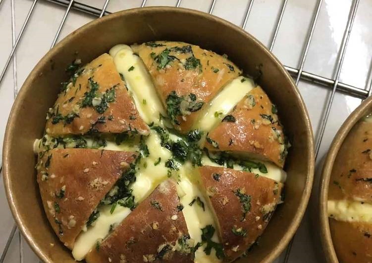 Bí quyết chế biến bánh mì bơ tỏi phô mai Hàn Quốc ngon nhưng không ngấy