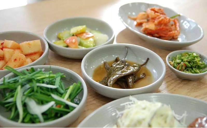 Lí do người nước ngoài cảm thán về văn hóa ẩm thực Hàn Quốc