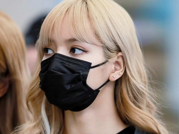 Khi phải đeo khẩu trang chống dịch Covid19 mà vẫn muốn đẹp thì phải làm sao?